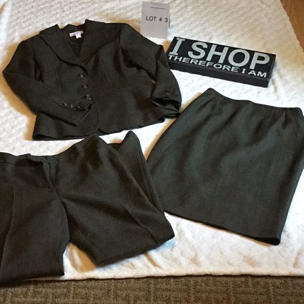 Vintage ladies 3 pc suit, jacket, skirt, pants sz6